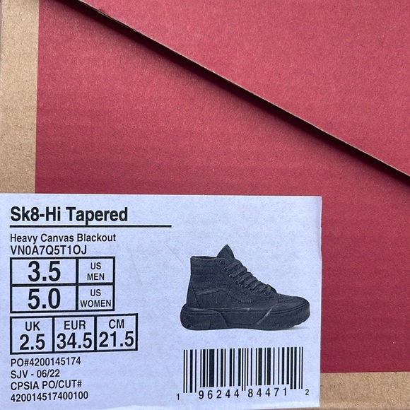 Vans WMNS Sk8-Hi Tapered
Heavy Canvas Blackout
VN0A7Q5T10J
Sneakers - Picture 16 of 16